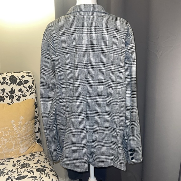 Plaid Blazer - Picture 6 of 8